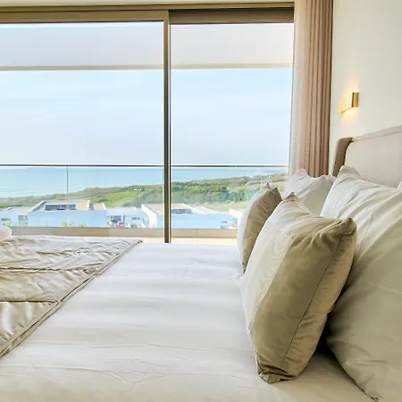 Luxury Oceanfront - 24k 아파트